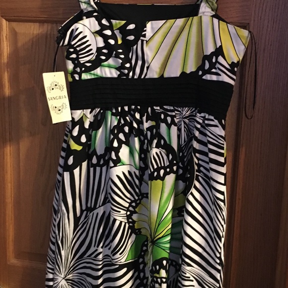 Beautiful Sangria Sun Dress *NWT* - Picture 3 of 4